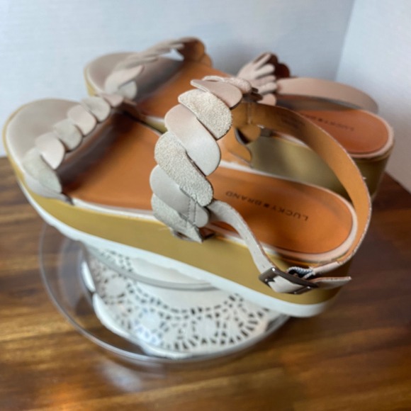 Lucky Brand Vellenora Beige Leather Scalloped Braided Platform Sandals 9M 40 - Picture 3 of 6